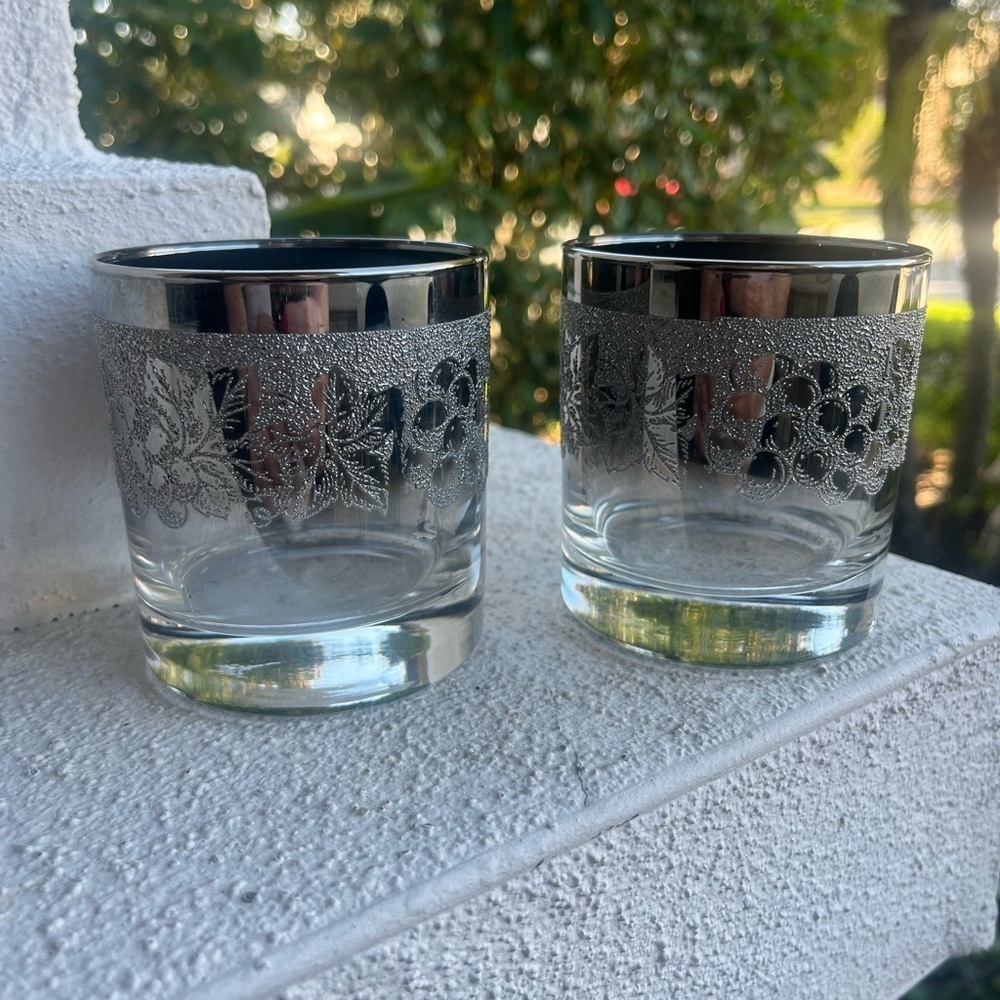Silver Fade MCM Glasses Barware Embossed Ombré High Ball 4 In Tall Set of 2